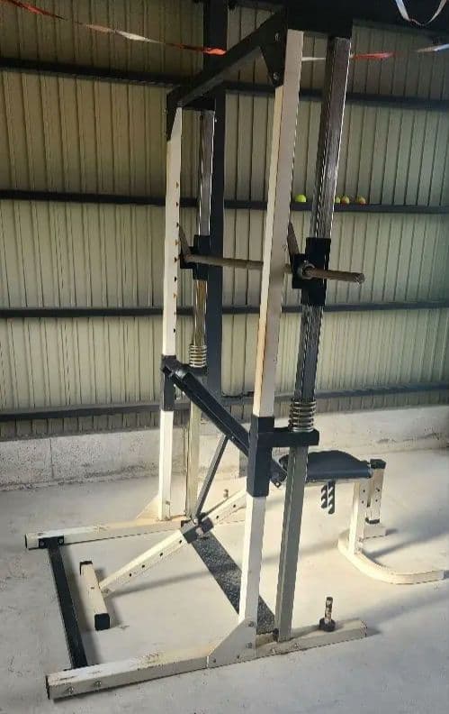 【引き取り限定】スミスマシン　トレーニングジム使用　アジャスタブルベンチ付き