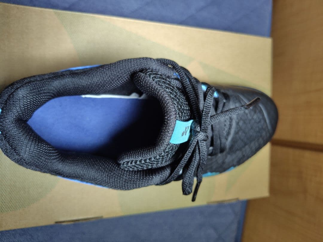 YONEX バドミントンシューズ ブラック/ターコイズ　27cm