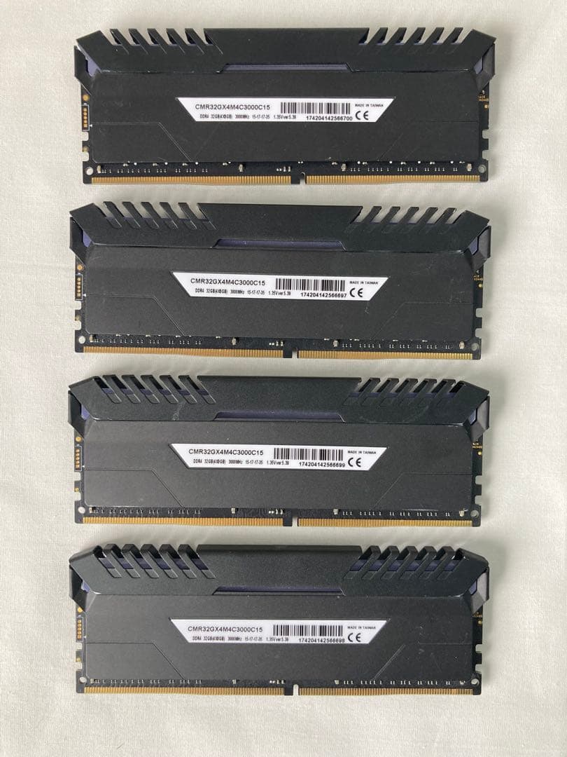 VENGEANCE RGB 8GB×4枚　32GB