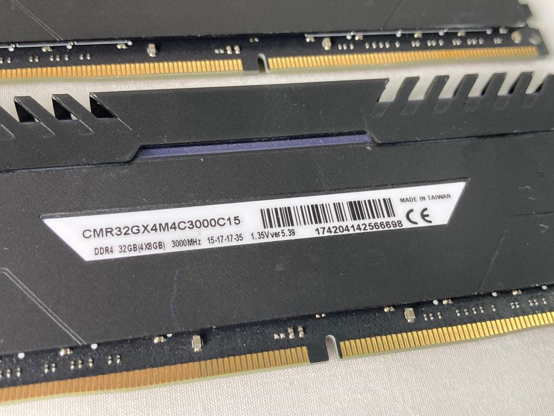 VENGEANCE RGB 8GB×4枚　32GB