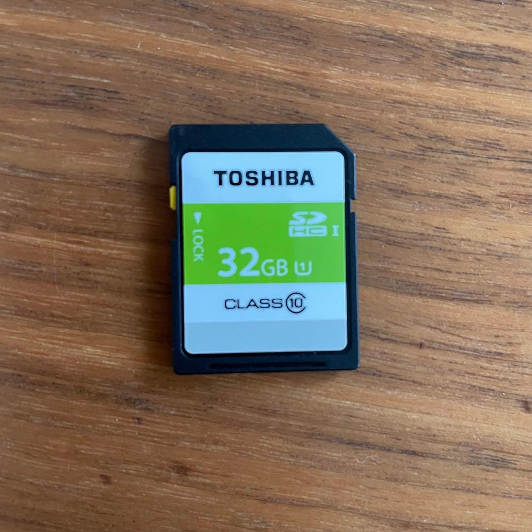 Canon EOS Kiss X50 デジタル一眼レフ