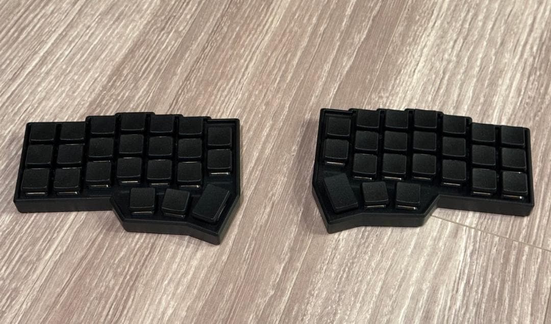 Corne V4 Chocolate カラムスタッガードキーボード