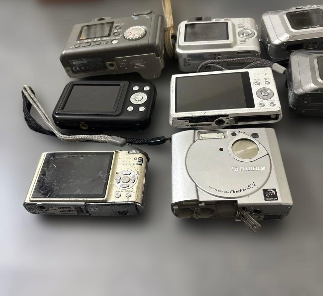 i*g様 コンパクトデジカメ８台まとめ売り（ジャンク品）