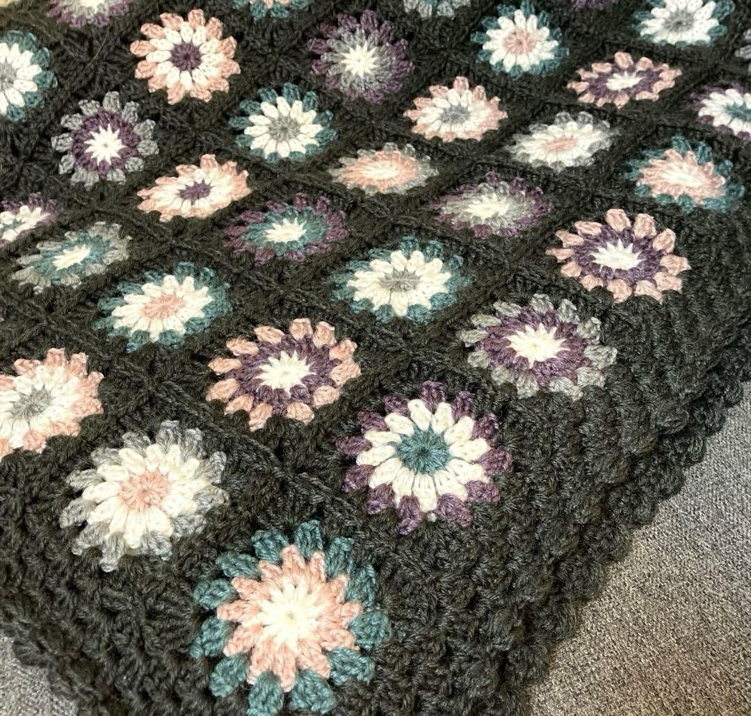 手編みブランケット　マルチカバー　ベッドカバー