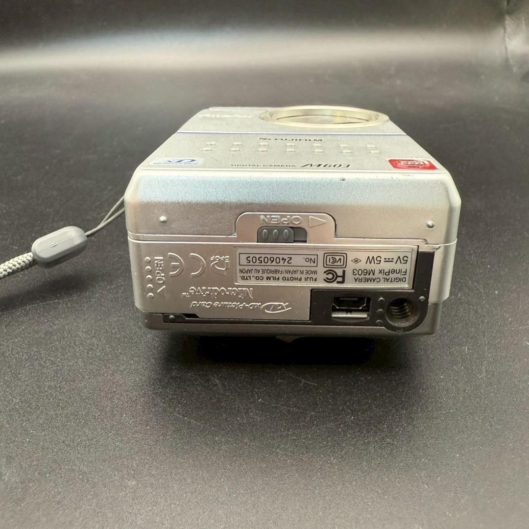 FUJIFILM フジフィルム FinePix M603 デジカメ