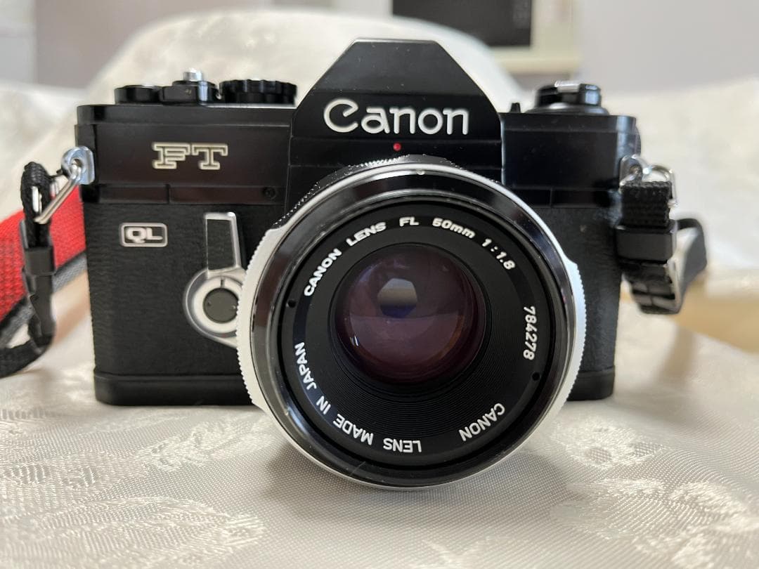 CANON FT　ブラック　 ５０ＭＭと70-210ＭＭズームレンズ付き