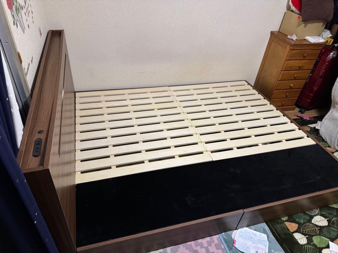 設置も込み　Iwanaga クイーンサイズ　スピリッツ　収納付きベッドフレーム（