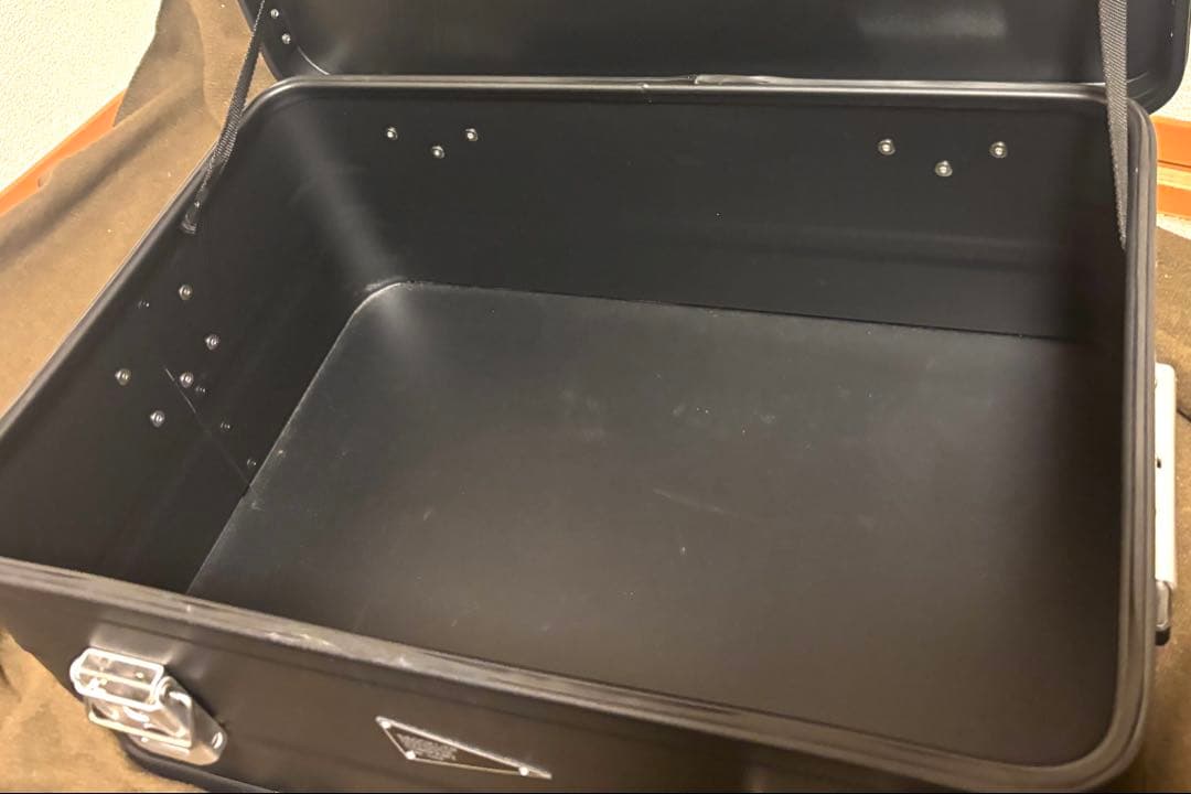 ブルックリンアウトドアカンパニー　アルミコンテナ　ブラックMサイズ　2個セット