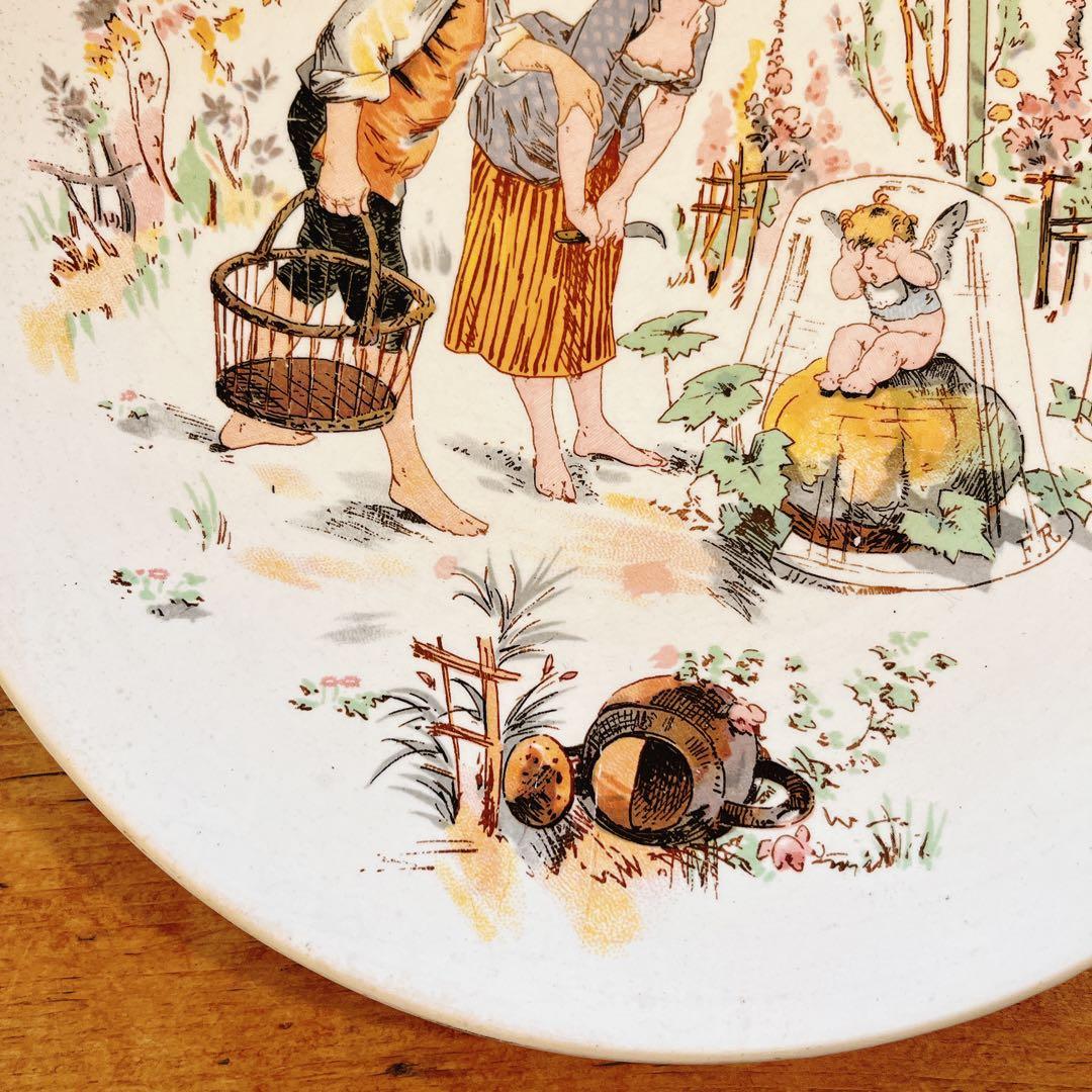 A アンファン・リシャール　可愛いデザートプレート