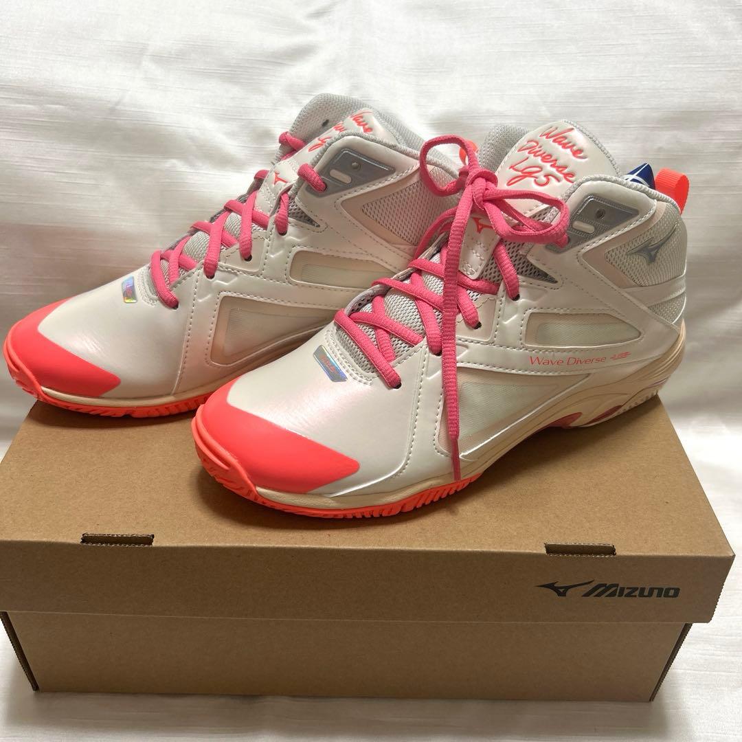 【新品未使用】ミズノウェーブダイバースLG5 限定品　24.0cm