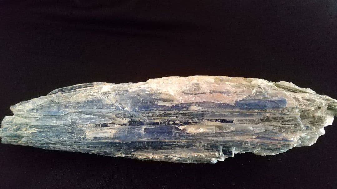 カイヤナイト(原石)