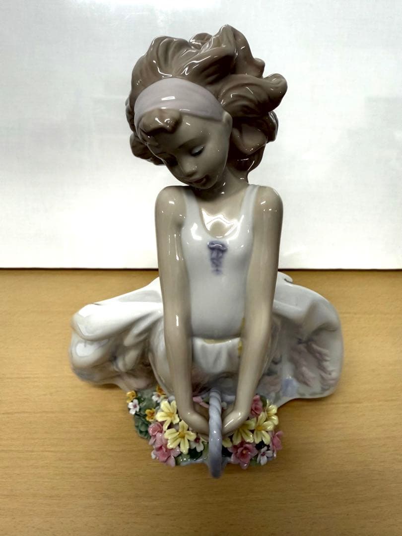 リヤドロ フィギュリン フラワーガーデン 少女　美品