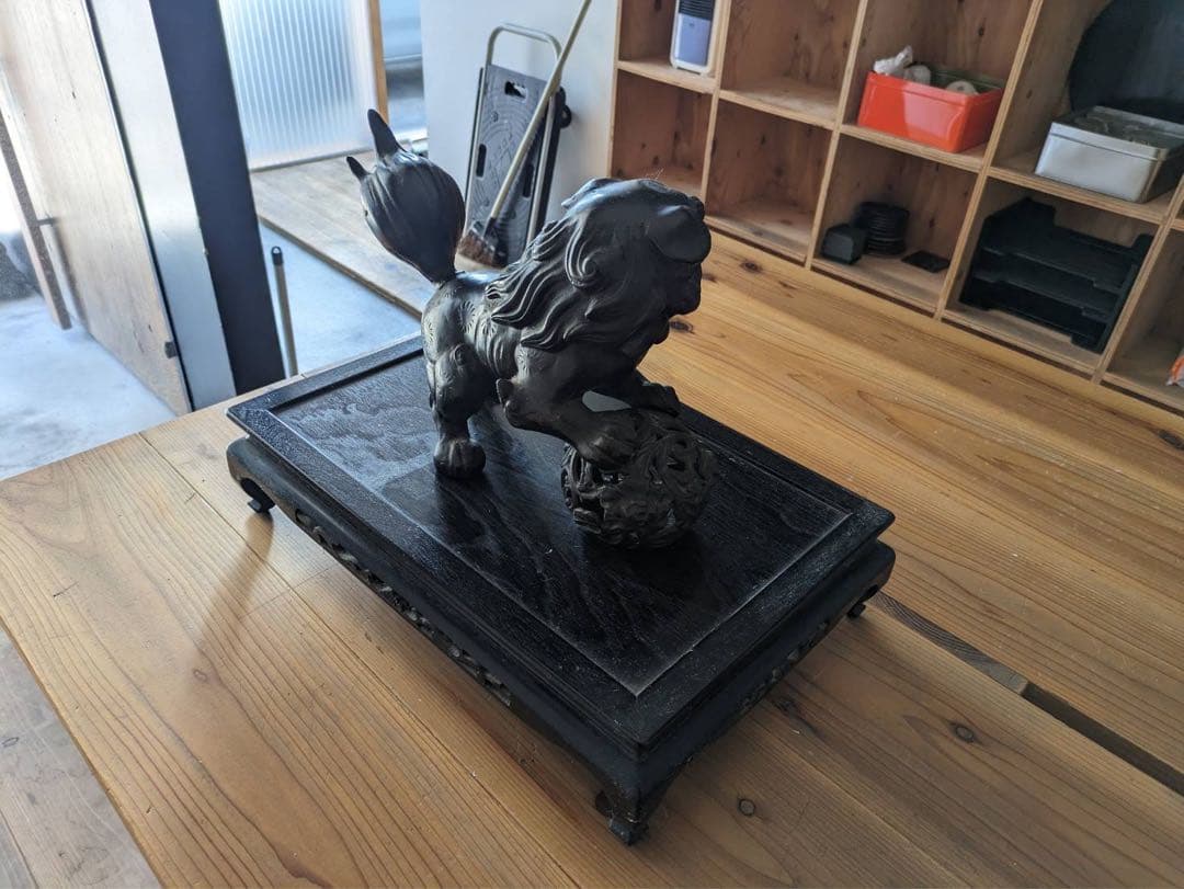 黒色獅子像 インテリア置物