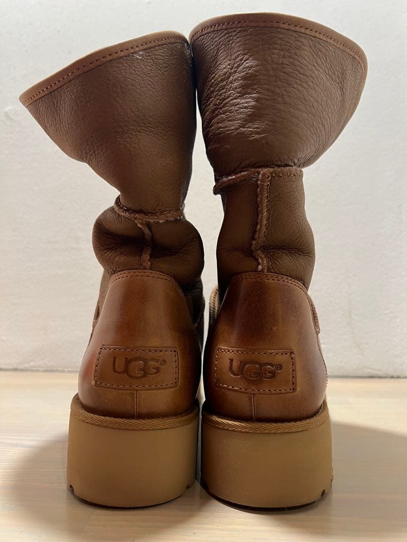 (美品) UGG アグ ジップアップ ムートンブーツ 24cm