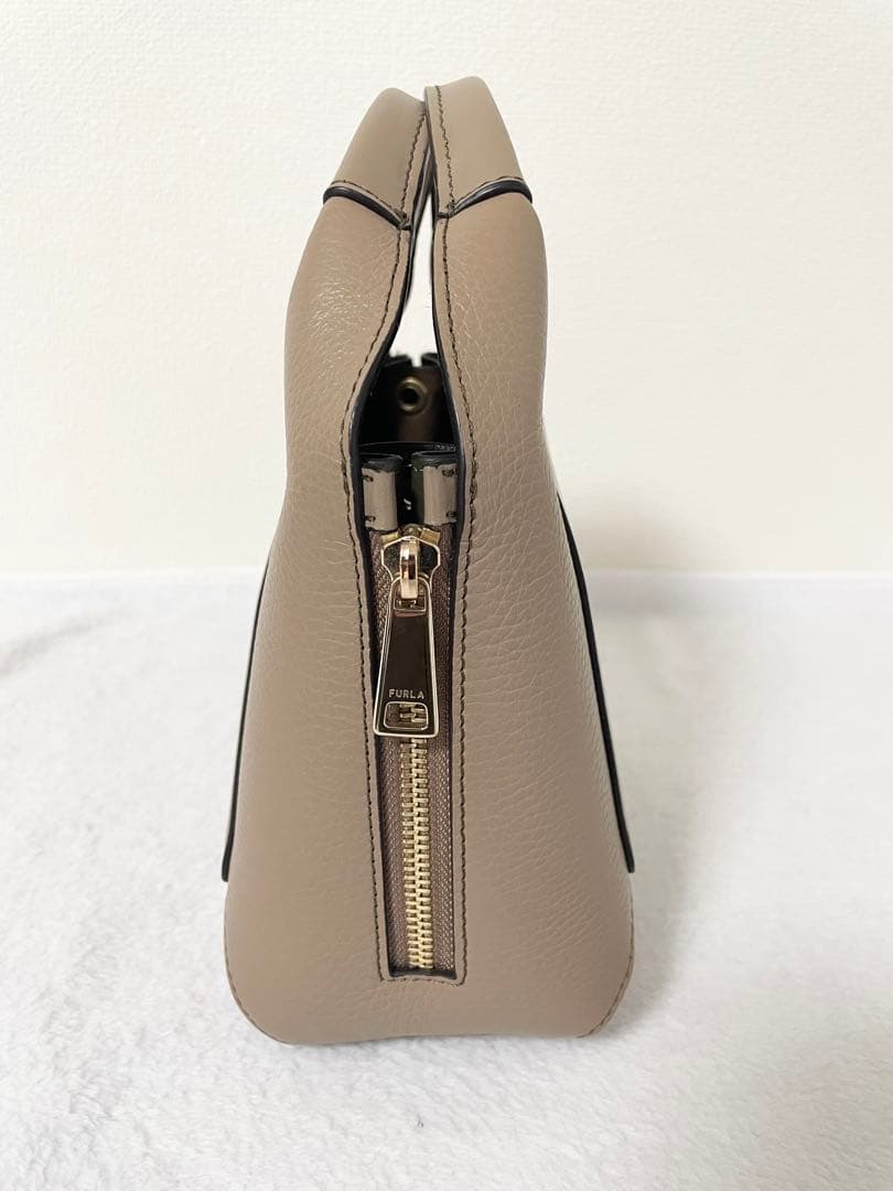 【美品】FURLA miniジルダショルダーバッグ　グレージュ