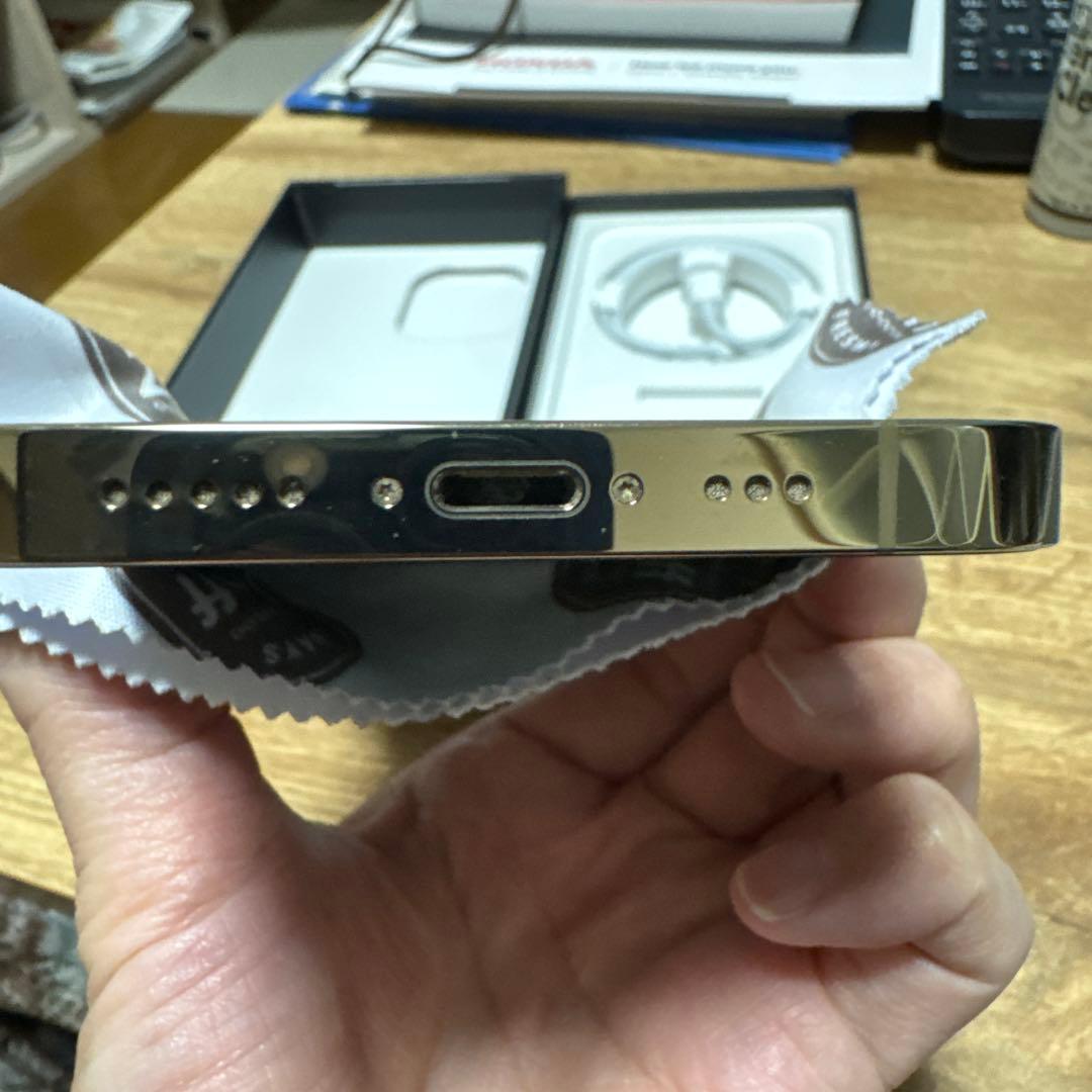 週末限定　Apple iPhone 13 Pro ゴールド 本体128GB