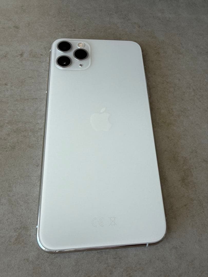 Iphone 11 pro max ホワイト 512Gケーブル付き SIMフリー