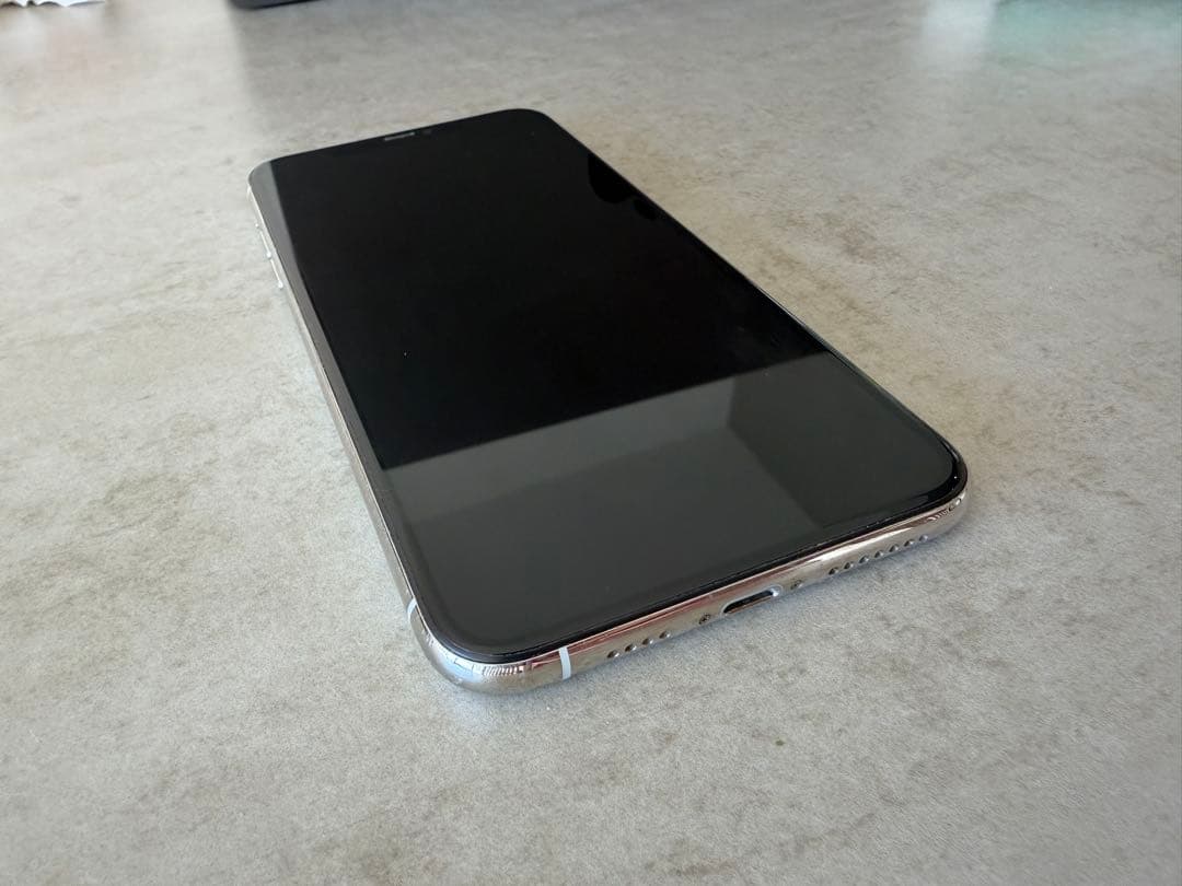 Iphone 11 pro max ホワイト 512Gケーブル付き SIMフリー