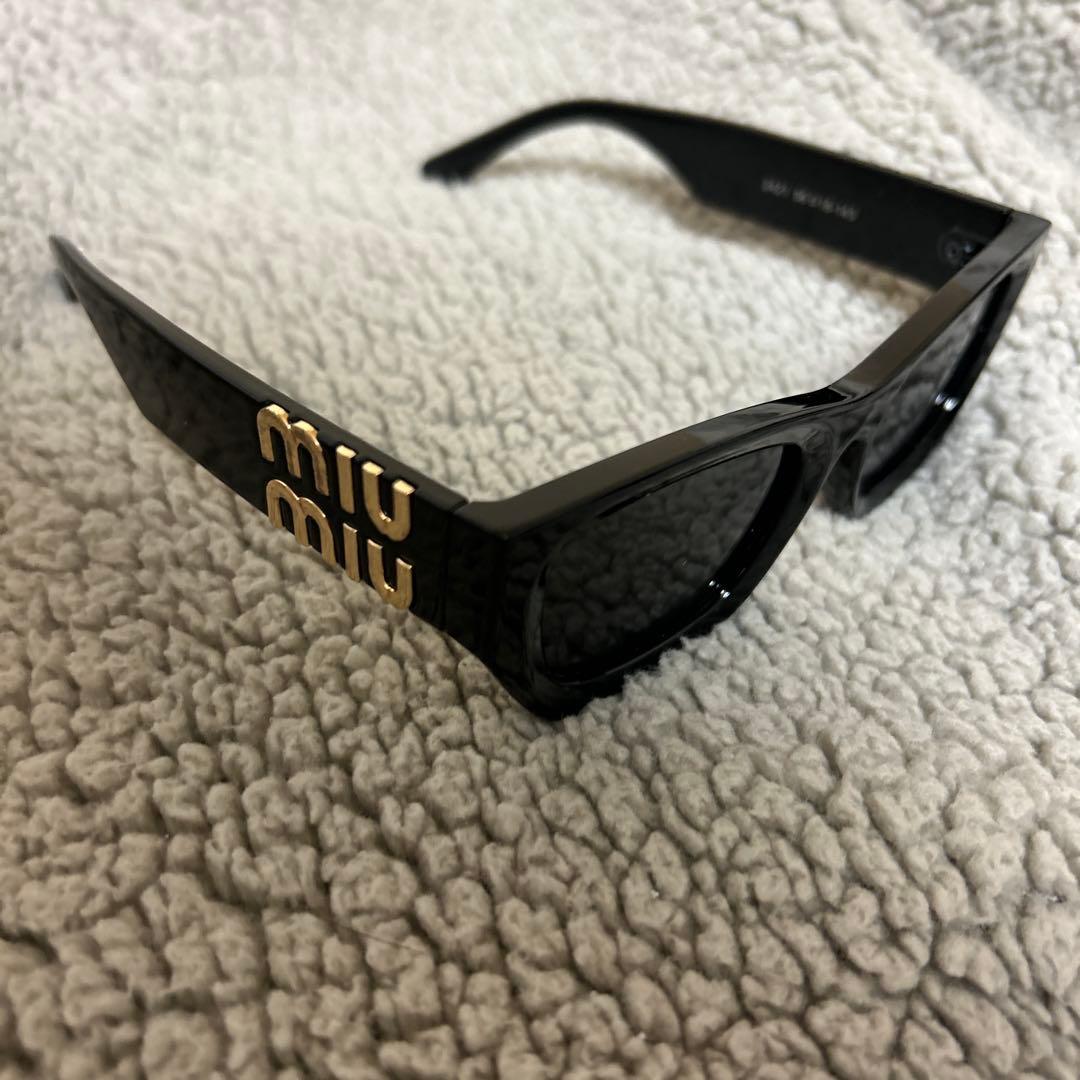 miu miu ブラック サングラス ケース付き