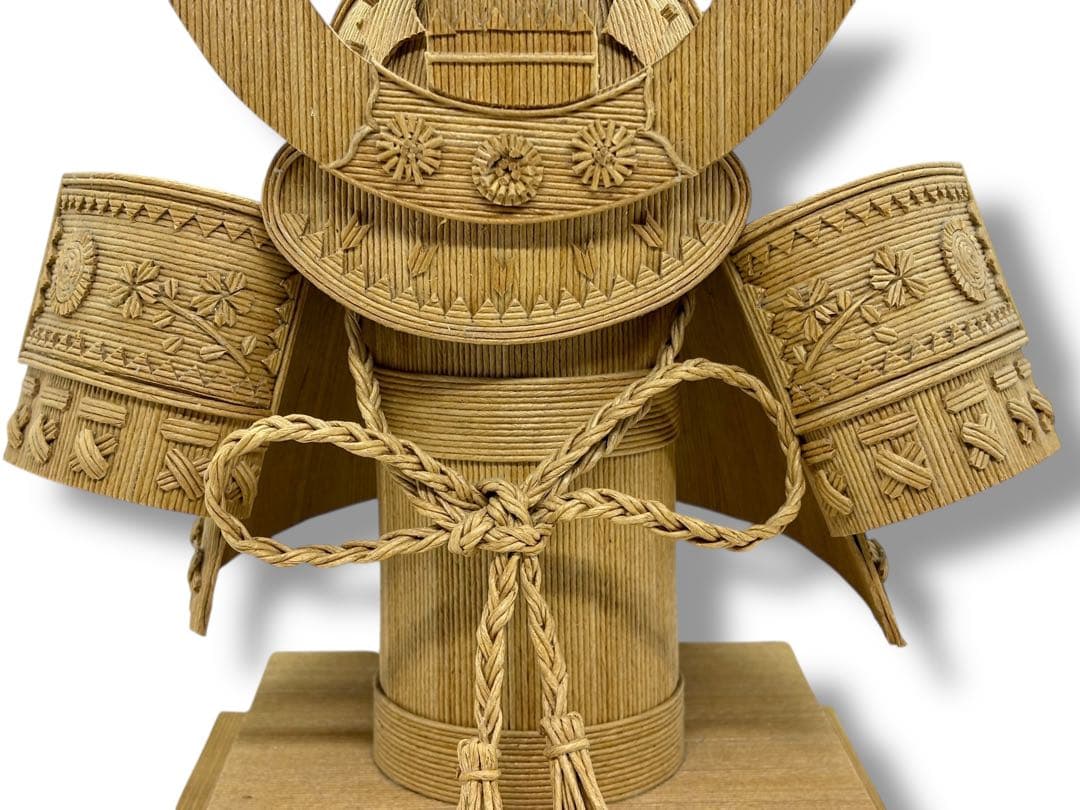 #紙製 クラフト兜飾り 手作り紙兜飾り 台付き