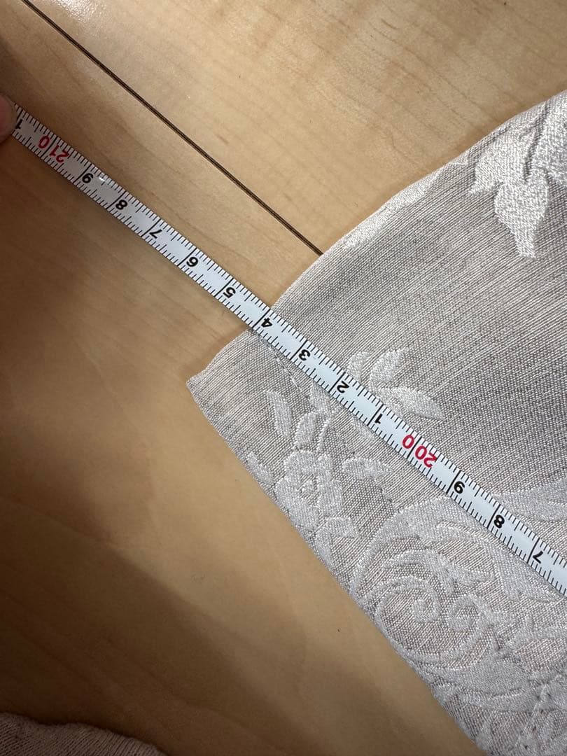 エレガントな花柄カーテン クリーム色 グレー　ファインテックス　オーダーカーテン