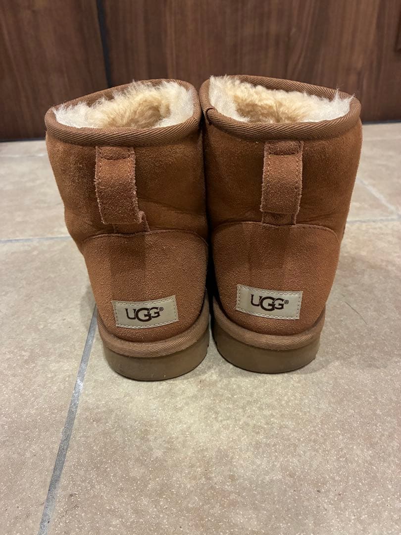 靴 UGG Classic Mini