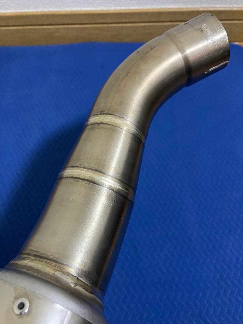 アクラポビッチ　スリップオンマフラー　サイレンサー　YZF-R25 等　汎用性有