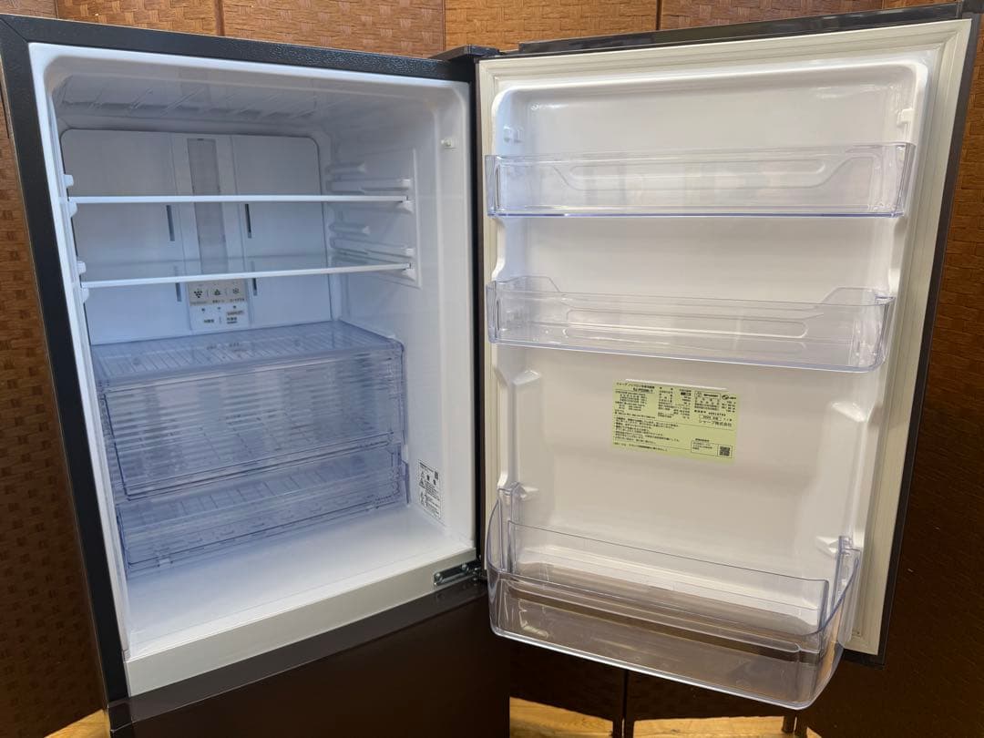 F058 超美品　SHARP 冷蔵庫 2024年製 280L 右開き