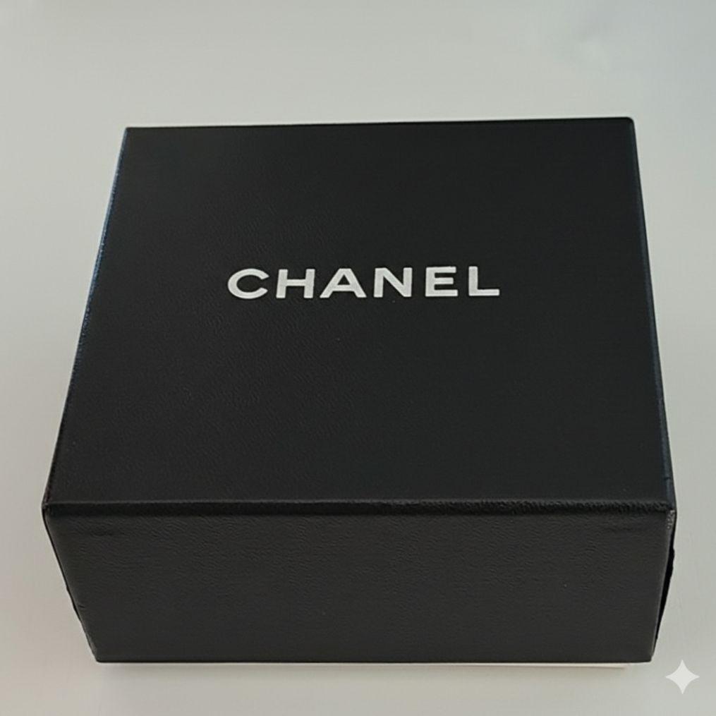 シャネル カメリア ブローチ コサージュ箱付 ホワイト 入学式・卒業式等