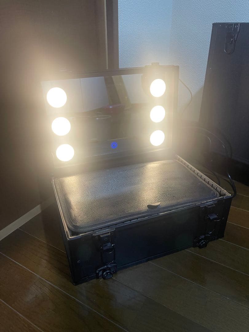 黒いメイクボックス ミラー付き メイクアップアーティスト専用化粧箱 可移動化粧台