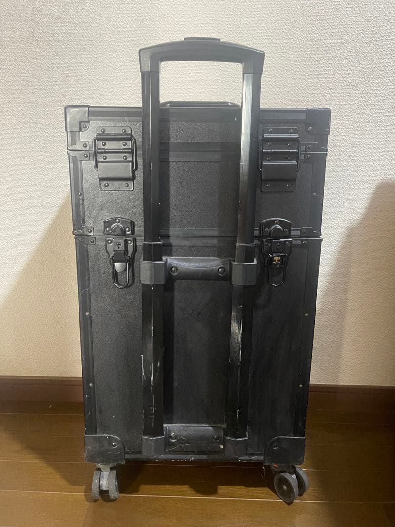 黒いメイクボックス ミラー付き メイクアップアーティスト専用化粧箱 可移動化粧台