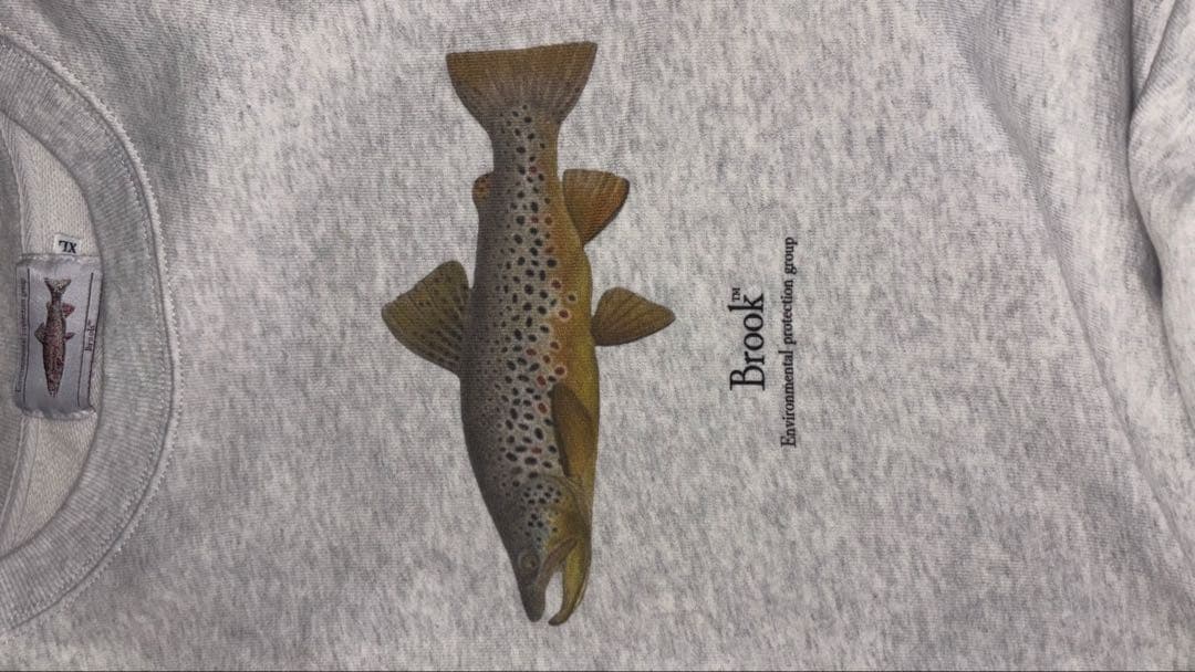 まる　Brookトラウトフィッシュプリント グレー XL スウェット