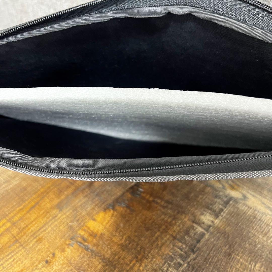 TUMI 限定カラー　2層　ビジネスバッグ　付属バッグ　シルバー　大容量