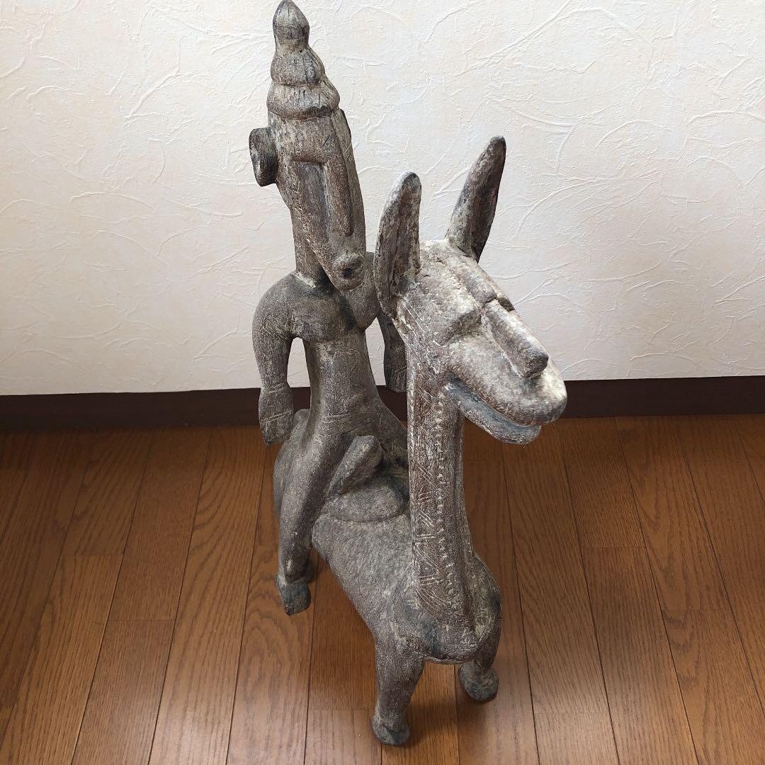 ドゴン族の勇者と馬