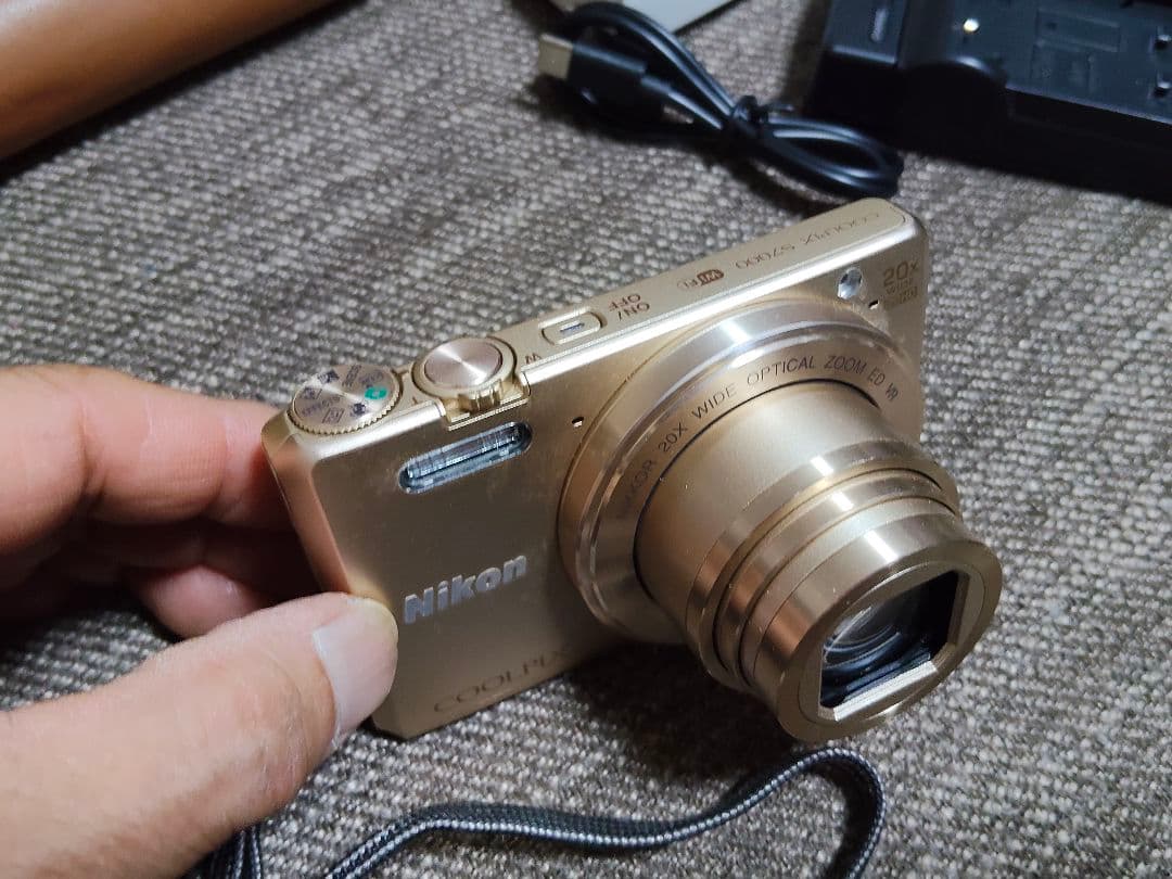 デジタルカメラ Nikon COOLPIX S7000