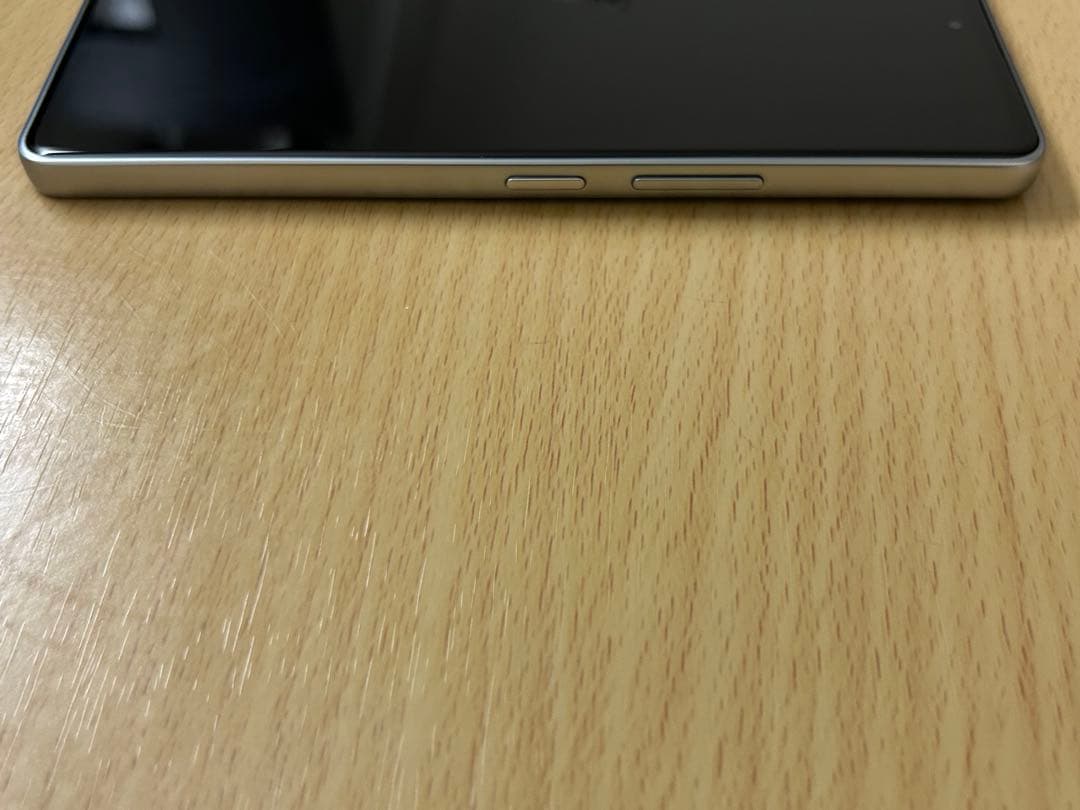 デュアルカメラ スリムデザイン スマートフォン