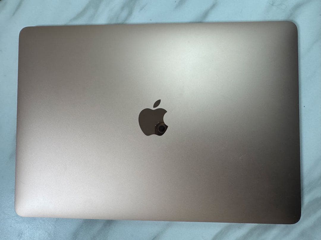 MacBook Air 13.3インチ（2020 M1 チップ）ゴールド