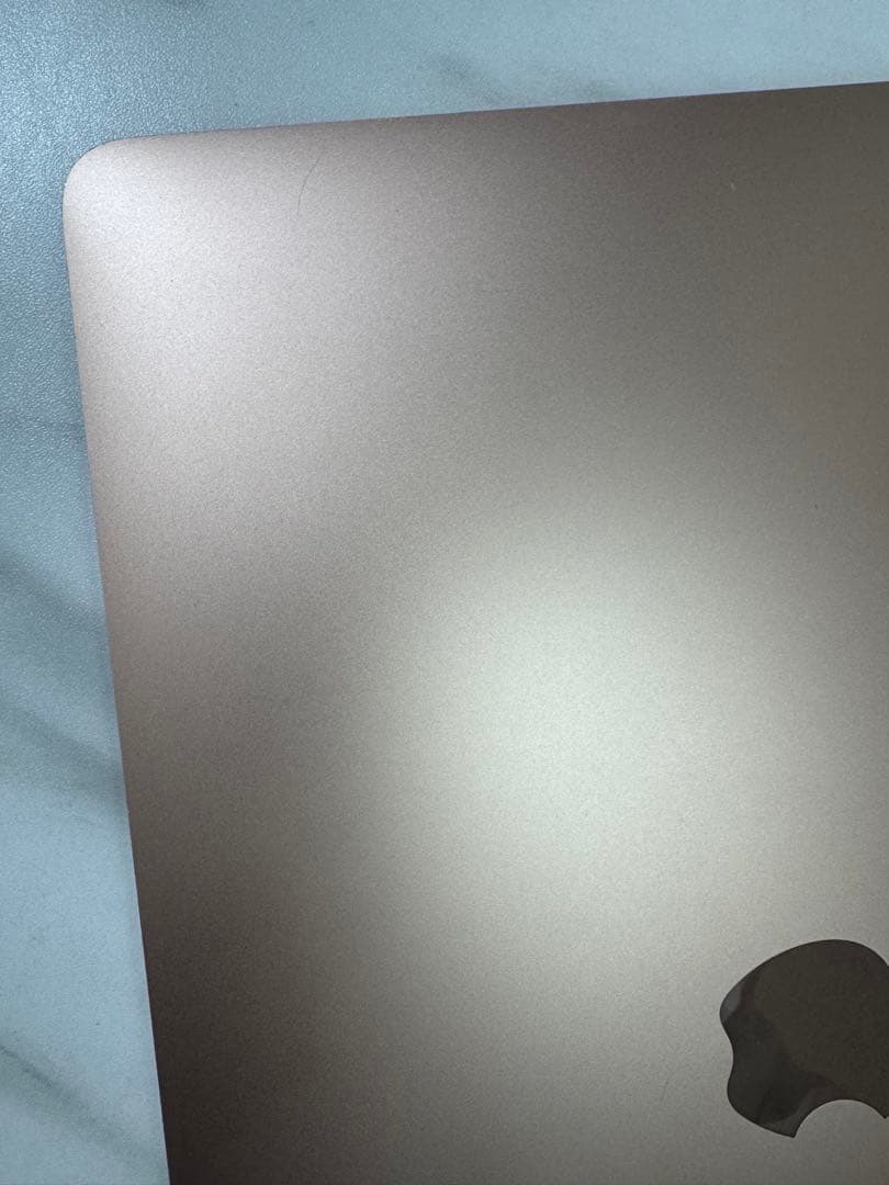 MacBook Air 13.3インチ（2020 M1 チップ）ゴールド