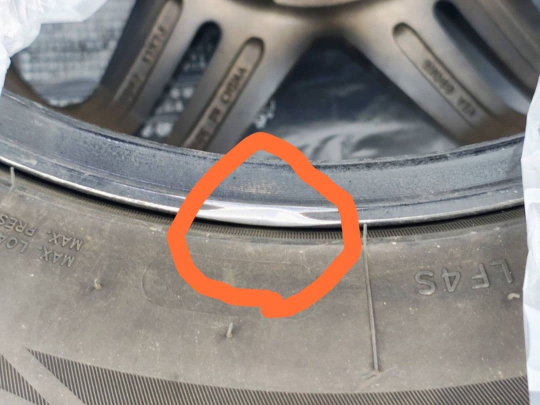 オールシーズンタイヤアルミホイールセット　17インチ