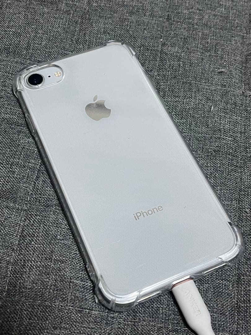 Apple iPhone 8 シルバー 本体64GB