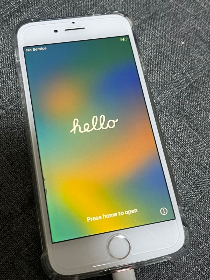 Apple iPhone 8 シルバー 本体64GB
