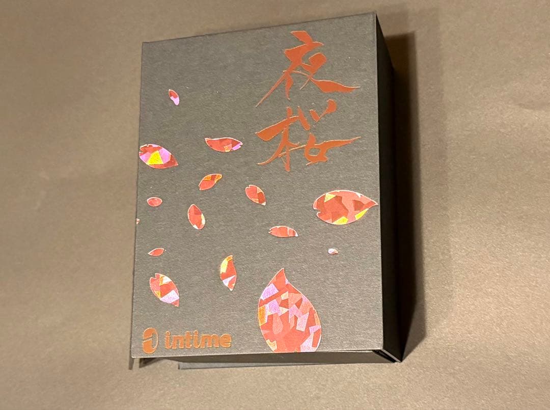 intime 有線イヤホン 夜桜