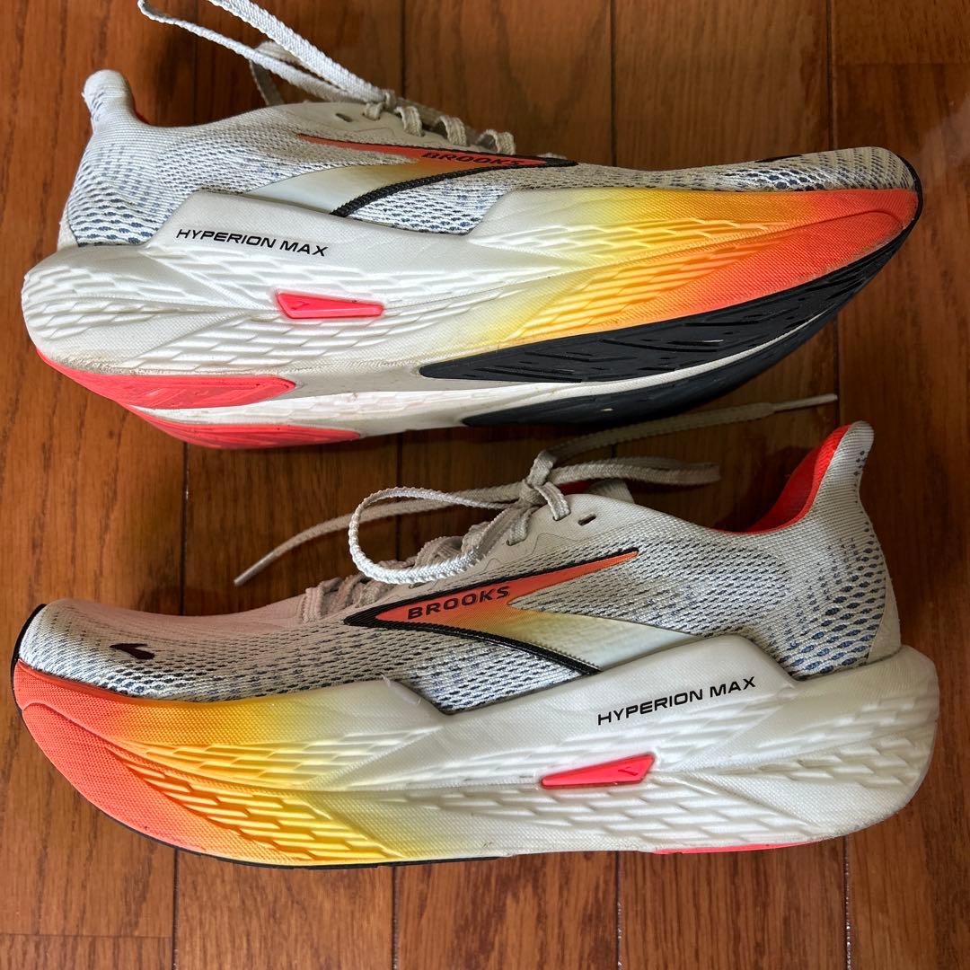 BROOKS HYPERION MAX 25.5cm 補修材付き　ランニング