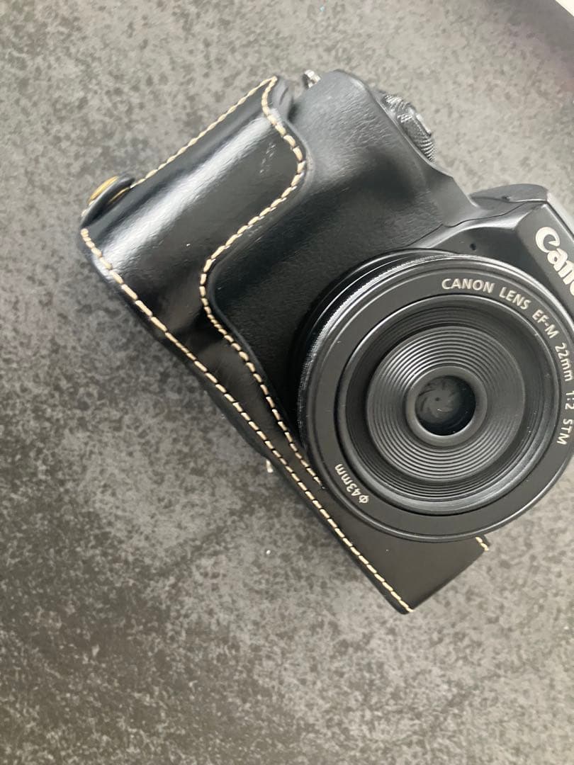 Canon キャノン EOS kiss M ダブルレンズ キット　一眼