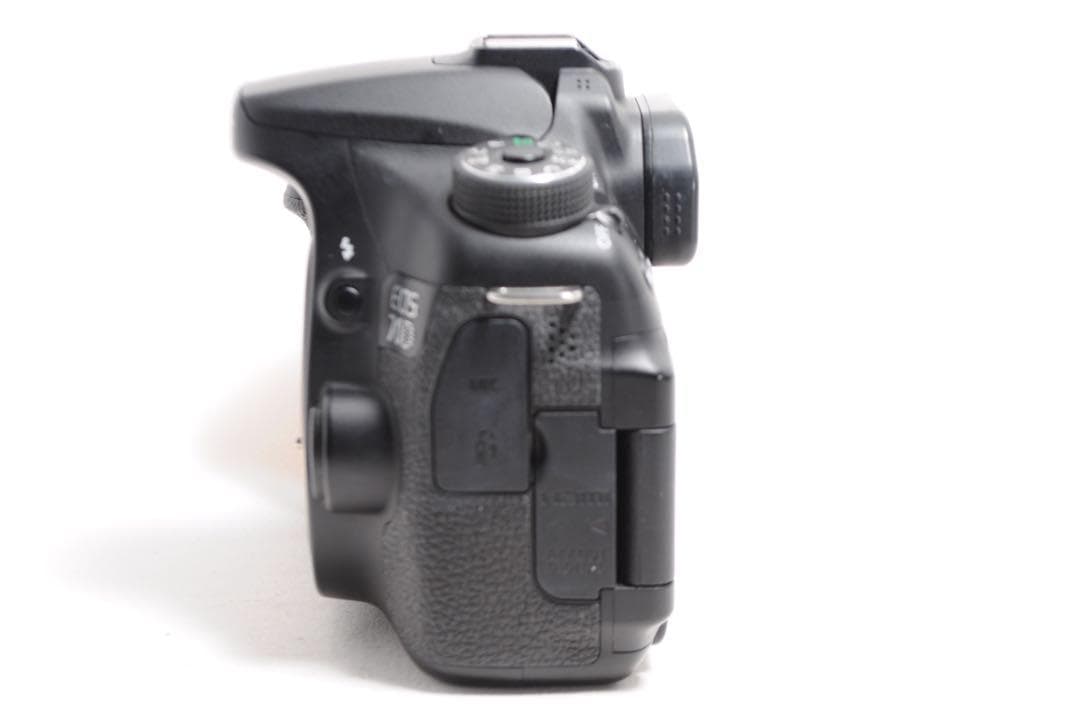 超望遠❤️Canon EOS 70D❤️ダブルズームキット❤️一眼レフカメラ