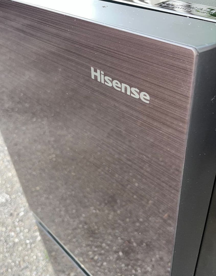 ハイセンス冷凍冷蔵庫　134L 横縞模様　LED照明自動霜取り機能付き　21年製