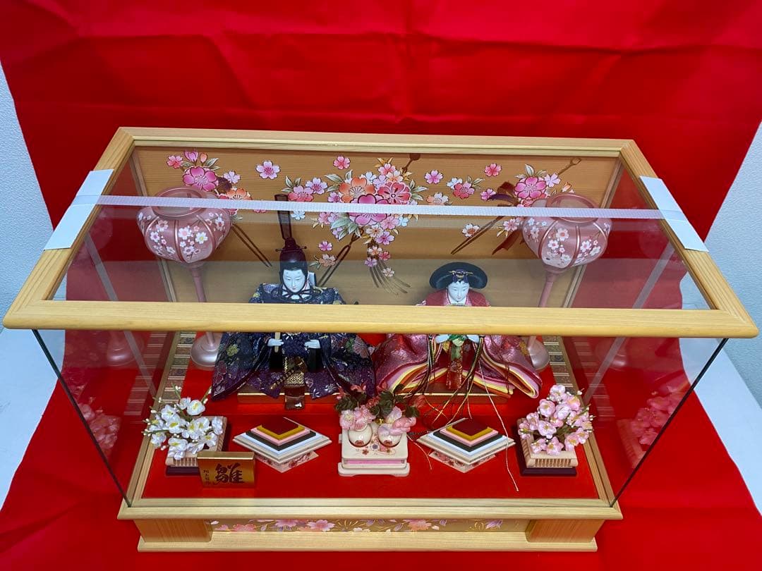 翔玉監修　雛人形親王飾りガラスケース入り・間口約５５×奥行約２８×高さ約４１㎝