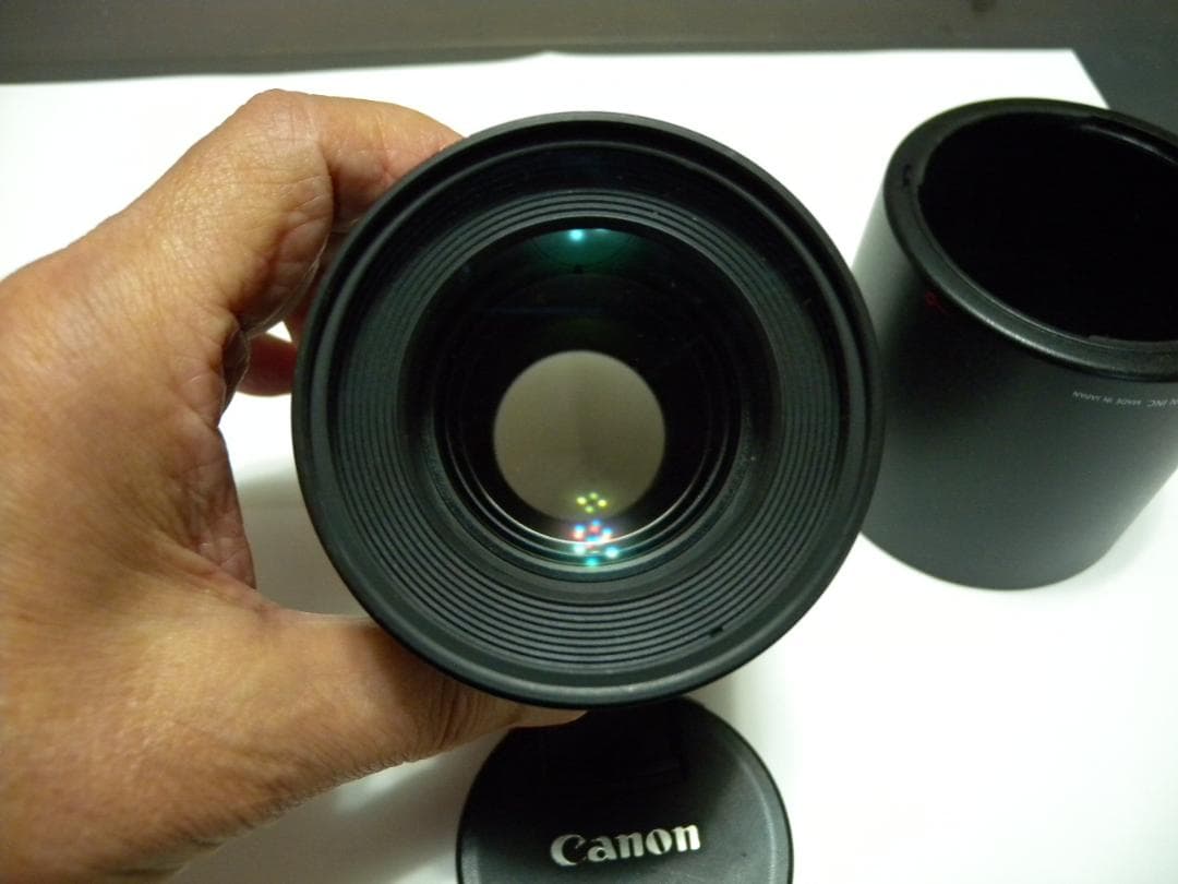 Canon EF 100mm f/2.8L マクロレンズ