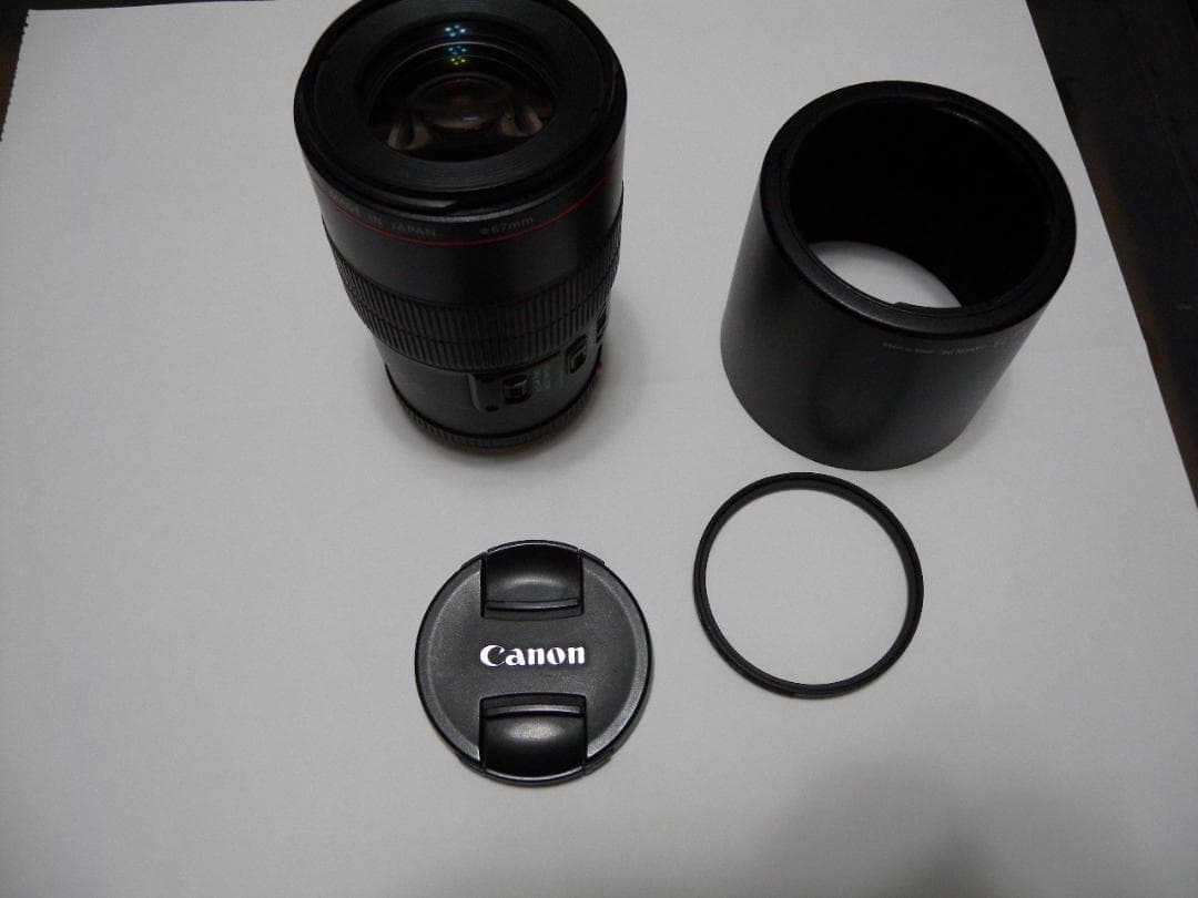 Canon EF 100mm f/2.8L マクロレンズ