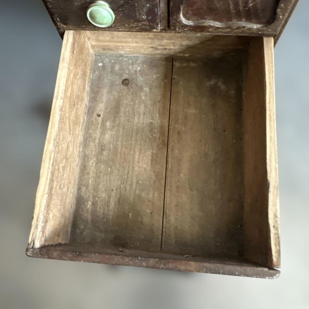 お値下げ❣️ヴィンテージ　グリーンの取っ手がとても可愛い❣️木製4段引き出し箪笥